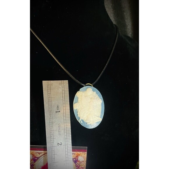Steel Magnolia Styles Artisan Fairy White & Blue Cameo Choker 15-17" - Picture 3 of 3